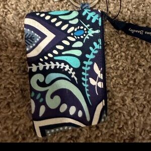 Blue island medallion Zip ID Case
Vera Bradley